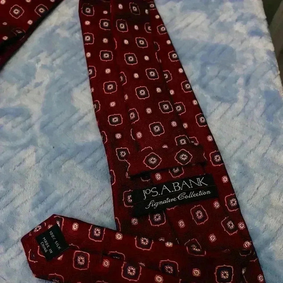 Jos. A. Bank Silk Tie - Picture 3 of 5